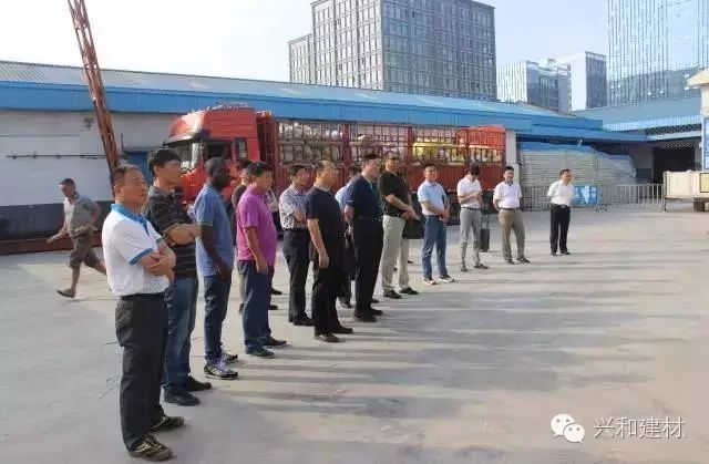 湖北省住建厅、设计院及专家一行 莅临星河集团参观指导